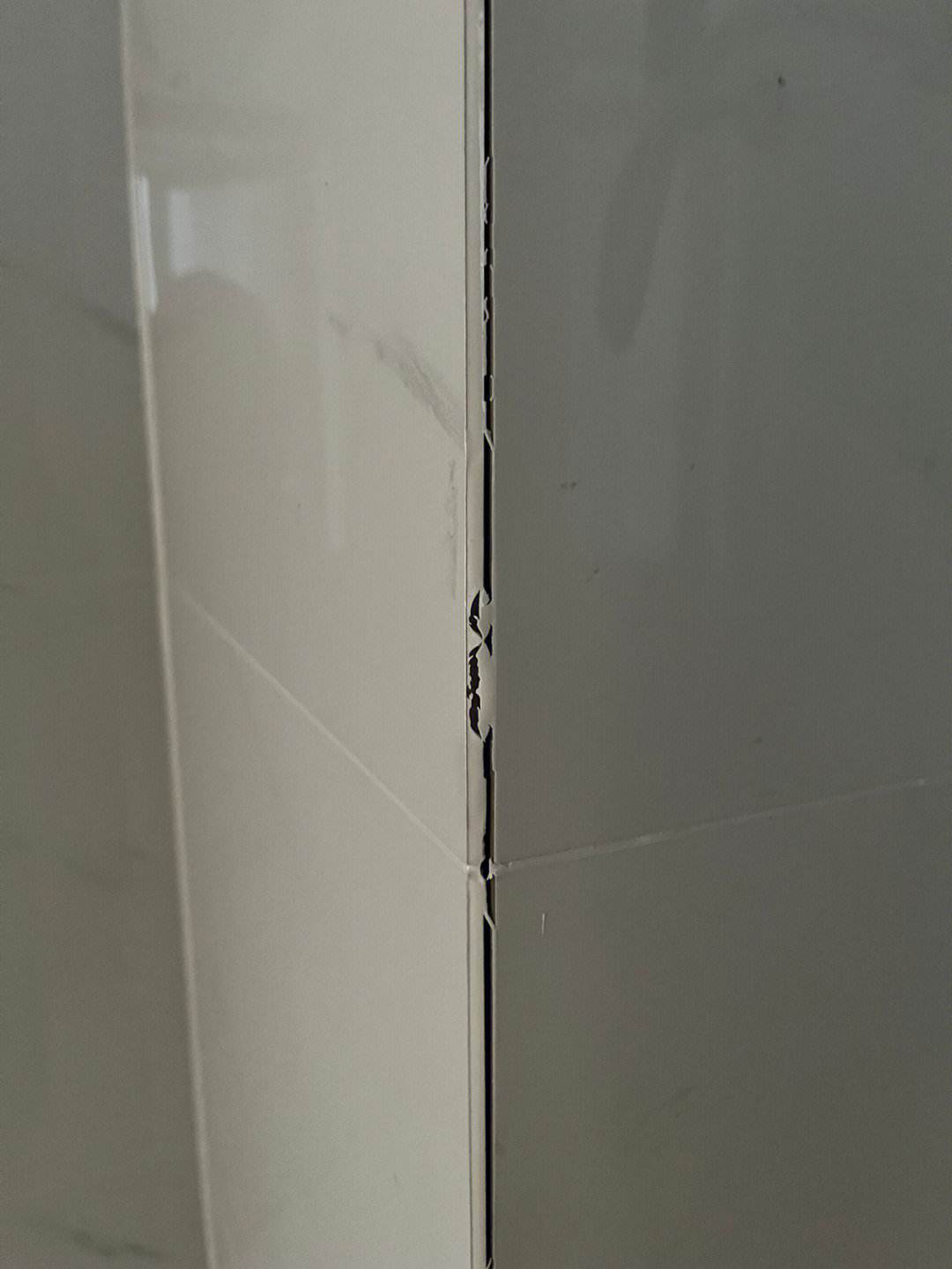 家里厨房墙砖裂了空鼓怎么回事(家里厨房墙砖裂了空鼓怎么回事视频) 家里厨房墙砖裂了空鼓怎么回事(家里厨房墙砖裂了空鼓怎么回事视频)